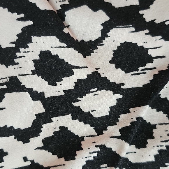 BUNDLE OF LU LA ROE LEGGINGS - Picture 6 of 9